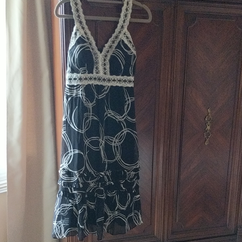 Signature by Sangria Black and White Midi Dress